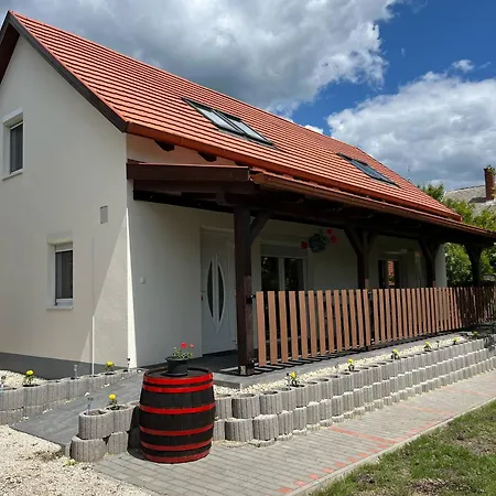 Jolcsi Апартаменты