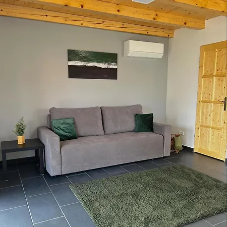 Jolcsi Apartment